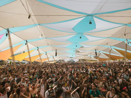 fil-m-o-koachelle-pokazhut-vmesto-festivalya
