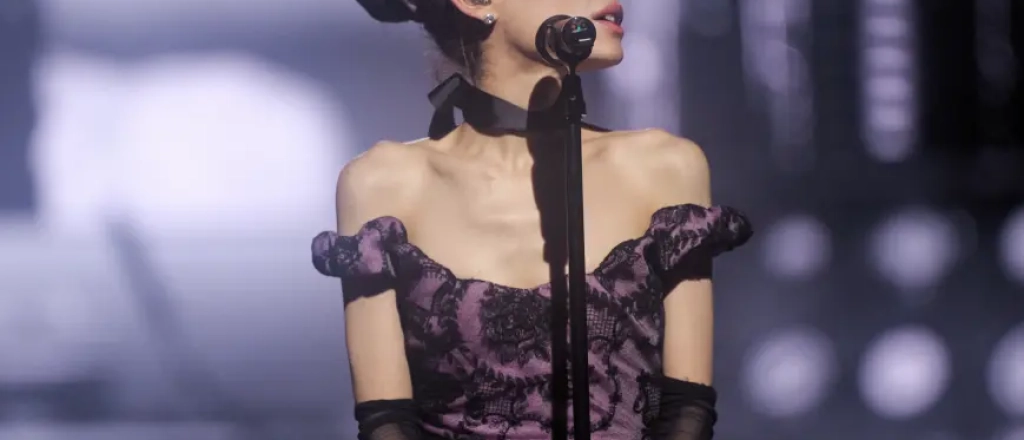 ariana-grande-nachala-pervyy-za-sem-let-koncertnyy-tur