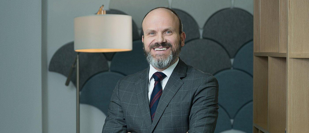 ne-boytes-rabotat-s-sil-nymi-lyud-mi-5-sovetov-ot-upravlyayuschego-partnera-mckinsey-company-v-kazahstane