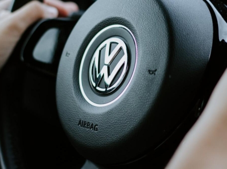 v-2024-godu-v-avtomobili-volkswagen-vstroyat-golosovogo-pomoschnika-chatgpt