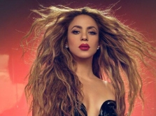 shakira-vypustit-pervyy-al-bom-za-sem-let-las-mujeres-ya-no-lloran