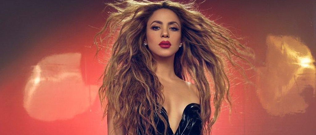 shakira-vypustit-pervyy-al-bom-za-sem-let-las-mujeres-ya-no-lloran