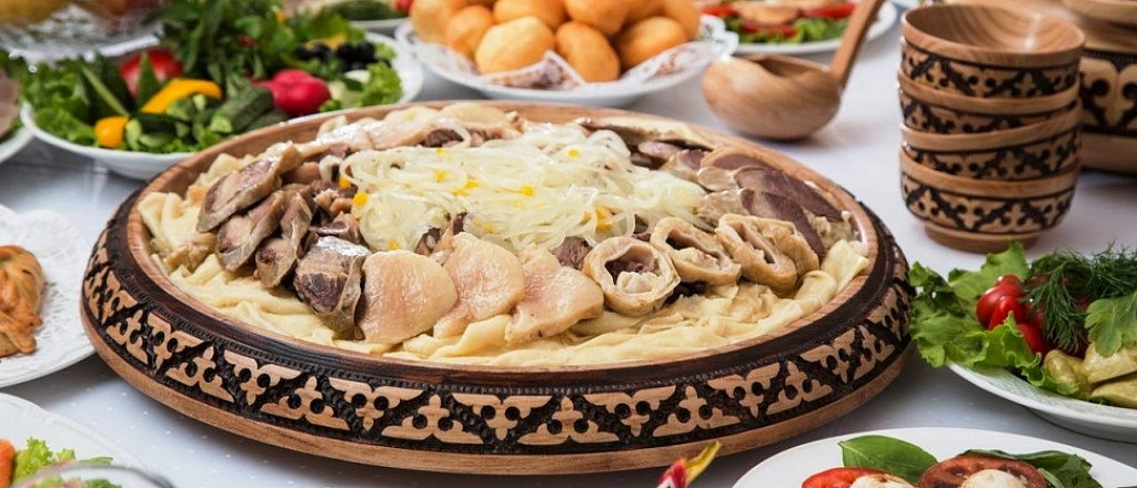 kak-gotovyat-baursaki-shelpeki-i-kuyrdak-v-raznyh-regionah-kazahstana