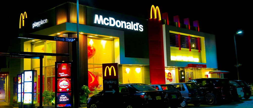 yaponskiy-mcdonald-s-vypustit-lineyku-duhov-s-zapahom-kartoshki-fri