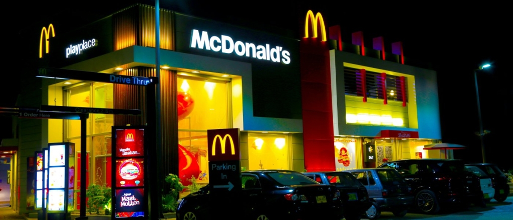 yaponskiy-mcdonald-s-vypustit-lineyku-duhov-s-zapahom-kartoshki-fri