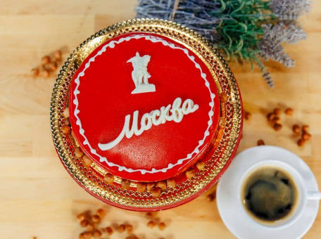 tort-moskva-kremlevskaya-kolbasa-i-esche-7-podarkov-iz-stolicy-rossii