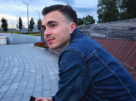 analitik-dannyh-skyeng-o-tom-kak-pomogat-biznesu-i-zarabatyvat-ot-250-000-rubley