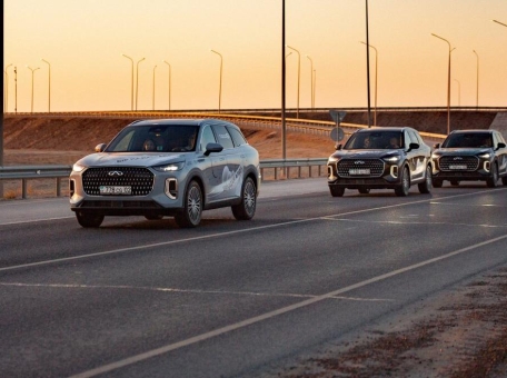 chery-tiggo-9-test-drayv-na-baykonur-i-prezentaciya-v-stile-black-white