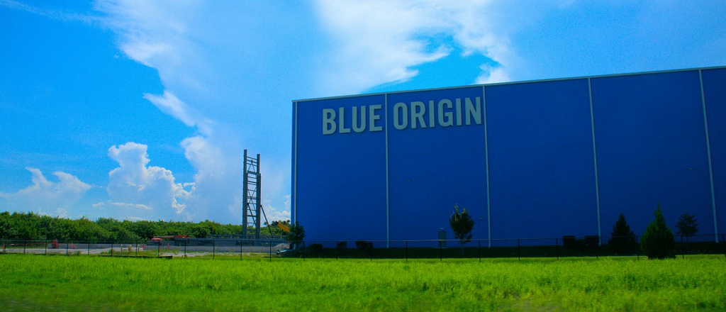 blue-origin-dzheffa-bezosa-vyigrala-kontrakt-nasa-na-stroitel-stvo-modulya-dlya-otpravki-lyudey-na-lunu