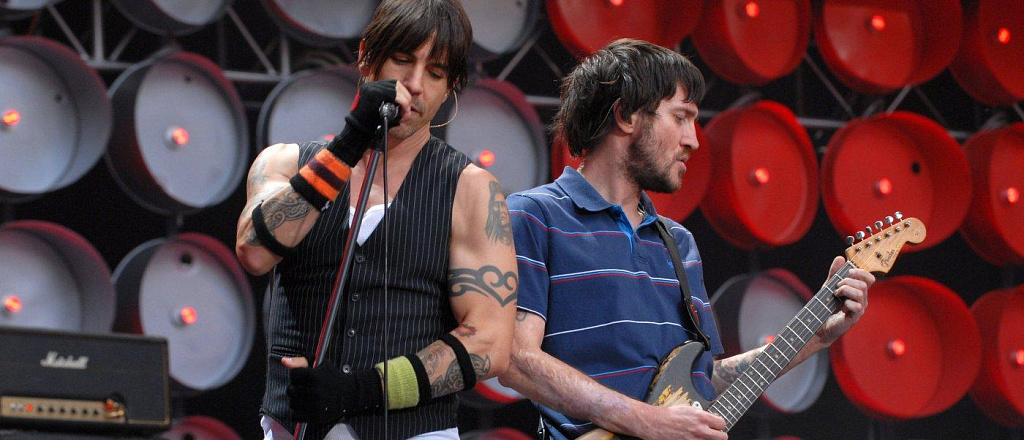 red-hot-chili-peppers-vypustili-trek-nerve-flip