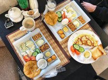 o-tom-kak-osnovatel-natige-otkryl-zavedenie-gde-proizvodyat-kraftovye-syry-i-razrabotal-kazakh-breakfast