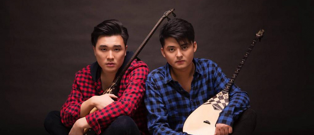 famous-duo-of-dombrists-from-kazakhstan-about-how-they-represent-the-country-in-the-uk-uae-and-the-usa