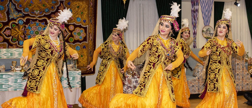 pleylist-dlya-uzbekskogo-tuya-20-samyh-populyarnyh-pesen