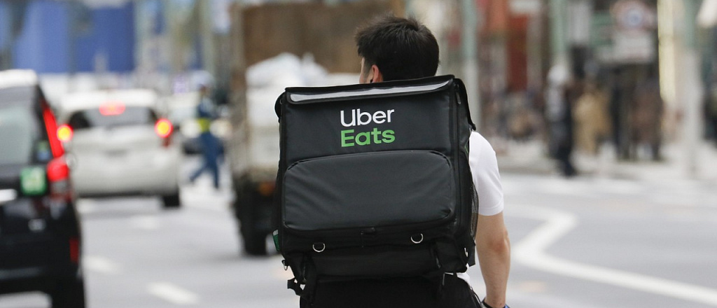 uber-eats-protestiruet-dostavku-s-pomosch-yu-robotov-kur-erov