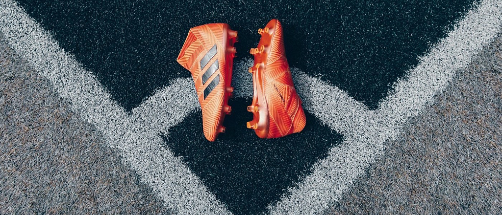 futbol-nye-butsy-iz-kollaboracii-prada-x-adidas