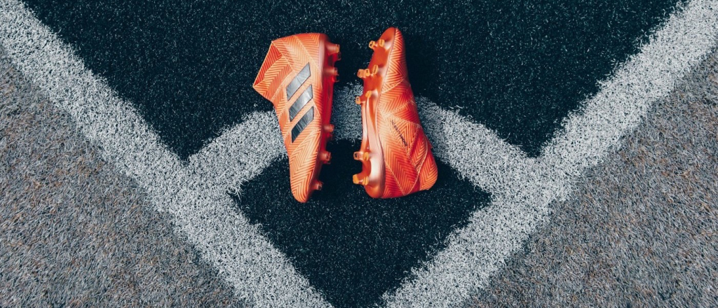 futbol-nye-butsy-iz-kollaboracii-prada-x-adidas