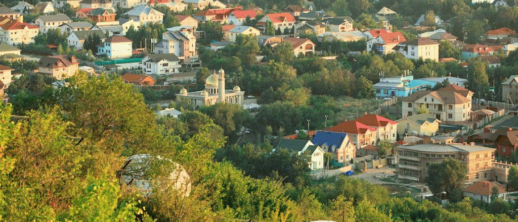 kompot-unikal-nyy-rayon-almaty-s-kotorogo-nachinalsya-gorod