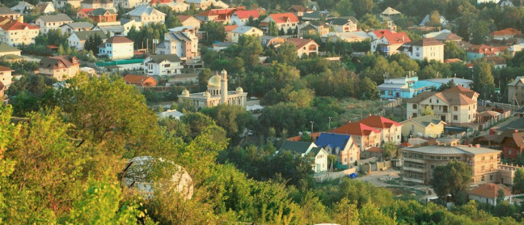 kompot-unikal-nyy-rayon-almaty-s-kotorogo-nachinalsya-gorod