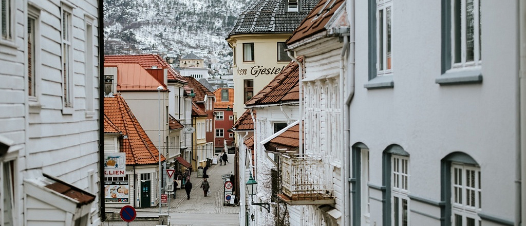 aza-stannan-kanar-araldaryna-nemese-norvegiya-a-100-000-te-geden-az-a-sha-a-alay-baryp-aytu-a-bolady