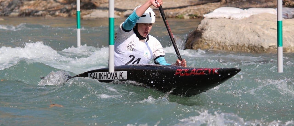 kazahstan-zavoeval-16-medaley-na-chempionate-azii-po-grebnomu-slalomu