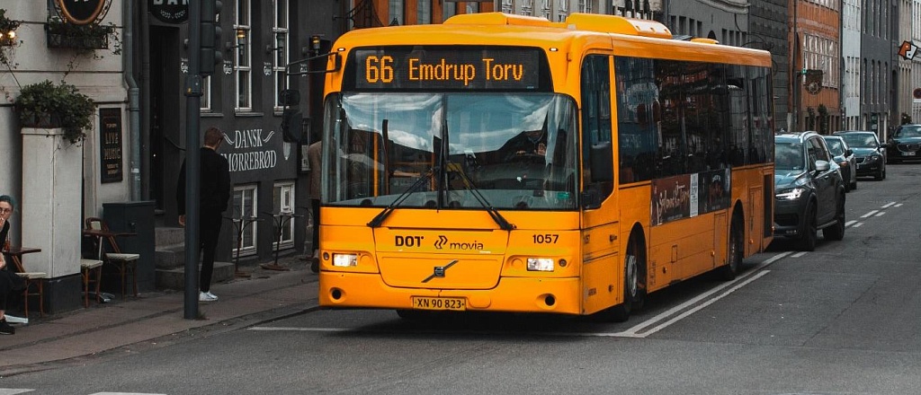 v-berline-zapustyat-pervyy-bespilotnyy-avtobus