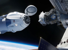 kosmicheskiy-korabl-spacex-nachal-pervoe-vozvraschenie-lyudey-na-zemlyu