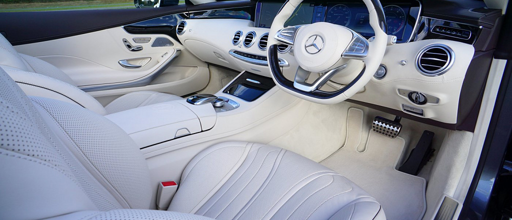 mercedes-benz-e-class-budet-pokazyvat-video-iz-tiktok