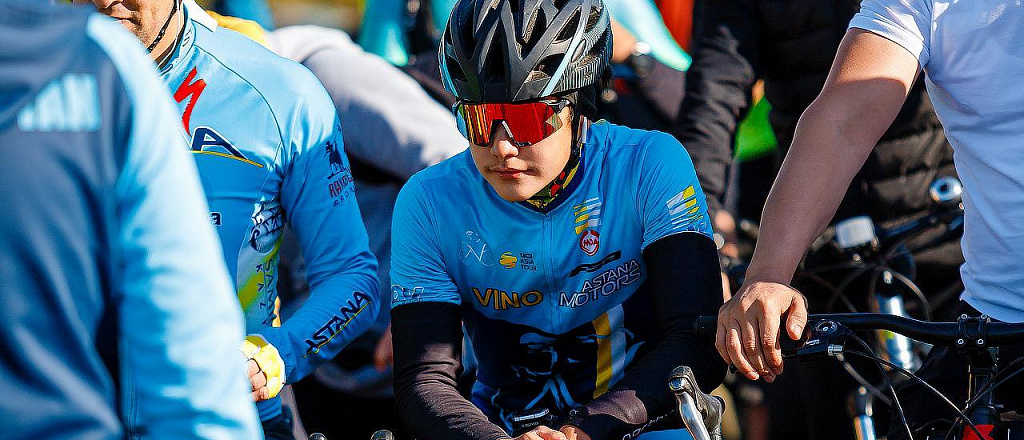 bolee-500-chelovek-prinyali-uchastie-v-masshtabnom-veloprobege-v-stolice-kazahstana