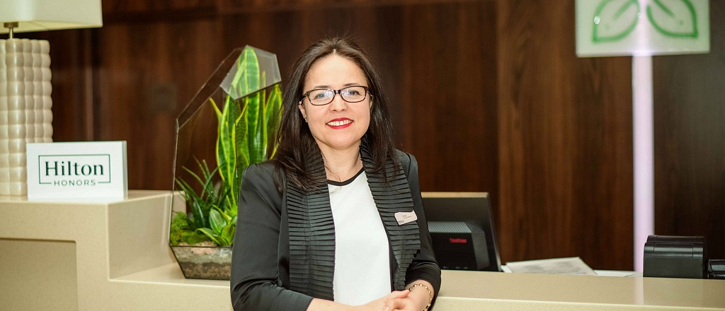 general-nyy-menedzher-pervogo-otelya-hilton-v-nur-sultane-o-100-letii-brenda-i-rabote-otel-erov