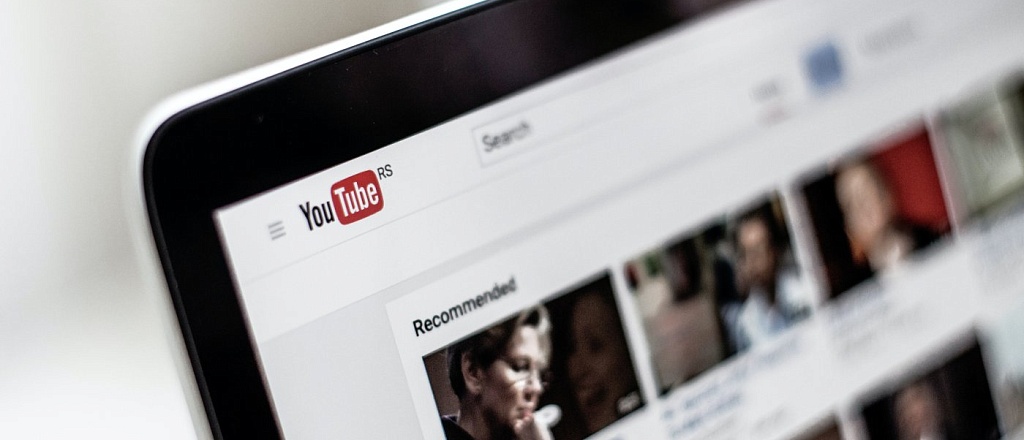 youtube-testiruet-funkciyu-poiska-pesen-po-melodii-ee-mozhno-napet