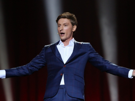 koncerty-i-spektakli-dekabrya-bol-shoy-stand-up-pavla-voli-spektakl-nadezhdy-meyher-granovskoy-i-dzhaz-v-opere