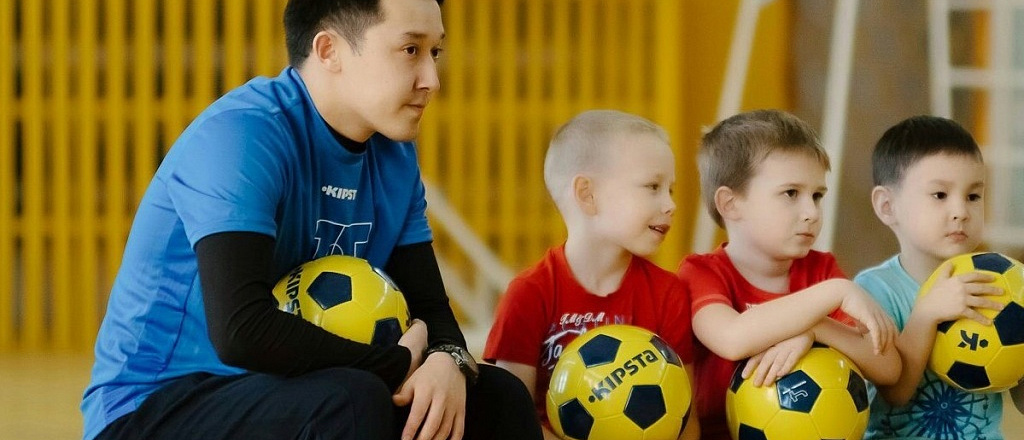 o-tom-kak-druz-ya-iz-kostanaya-otkryli-akademiyu-detskogo-futbola-v-5-gorodah-kazahstana