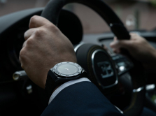 bugatti-vypustil-umnye-chasy-v-stile-svoih-avtomobiley