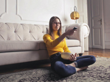 10-novyh-fil-mov-i-serialov-ot-netflix-hbo-max-i-apple-tv-kotorye-stoit-posmotret