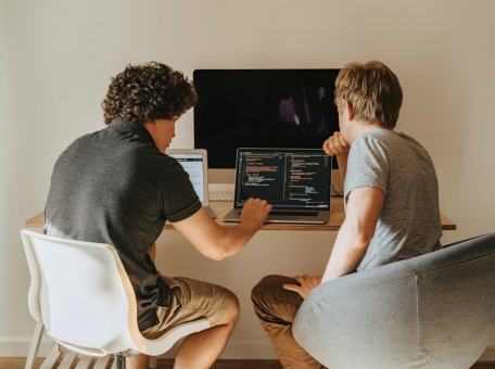studenty-vuzov-kazahstana-poluchat-dostup-k-coursera-na-kazahskom-yazyke