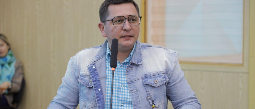 biznes-keys-kak-vyraschivat-yagody-i-ovoschi-bez-zemli-i-solnechnogo-sveta-i-reshat-problemy-ekologii